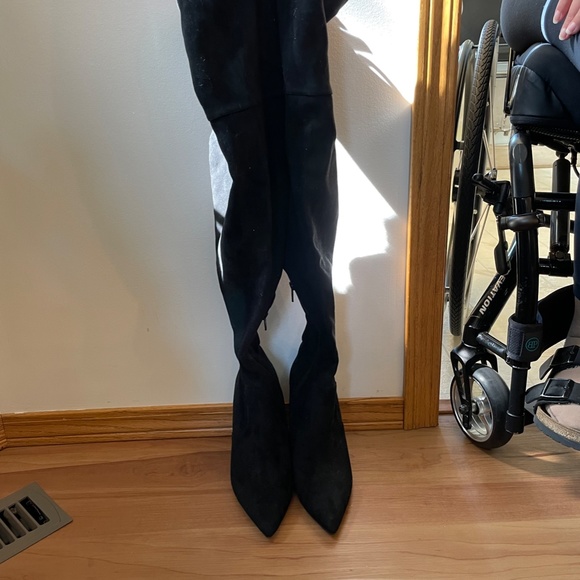 Black sueded over the knee heeled boots - Picture 2 of 2